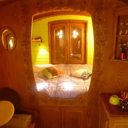 La Roulotte De Pommette Et Billy - Lares