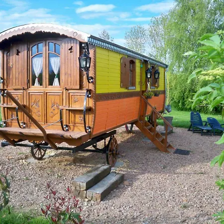 住宿加早餐酒店 La Roulotte De Pommette Et Billy - Lares 4*